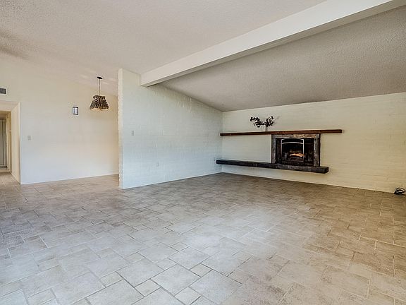 4th image of 7521 N Obregon Dr