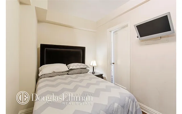 Sold by Douglas Elliman | media 16