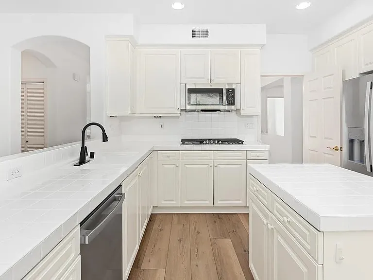 2738 Carriagedale Row — Photo 13
