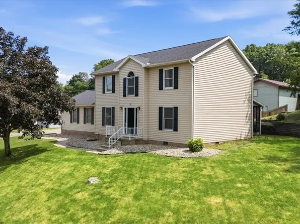 10 Elmwood Dr, Parkersburg, WV 26101