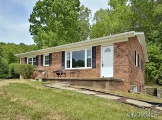 425 Rolling Hills Rd, Canton, NC 28716