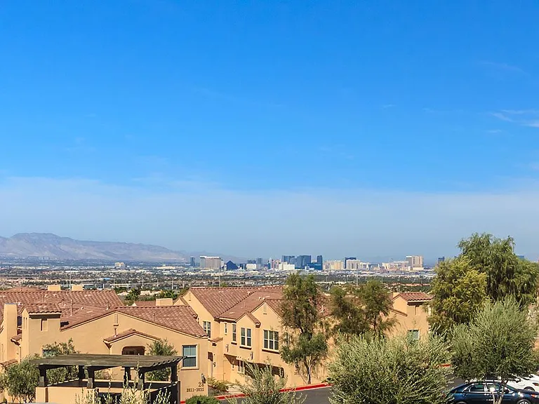 Horizon Ridge Park Apartments — Photo 29