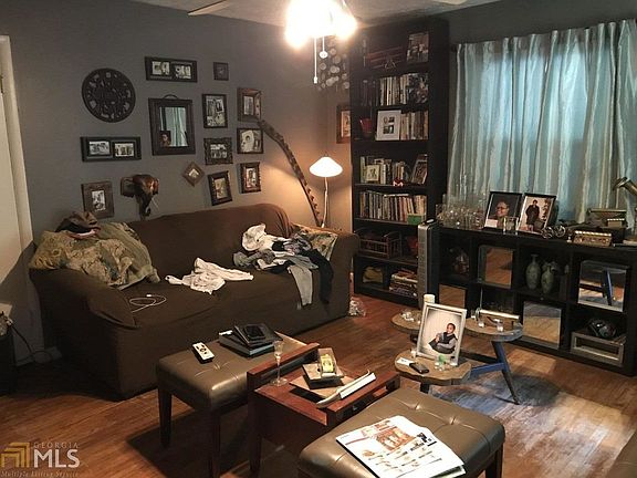 2nd image of 322 Rebecca St