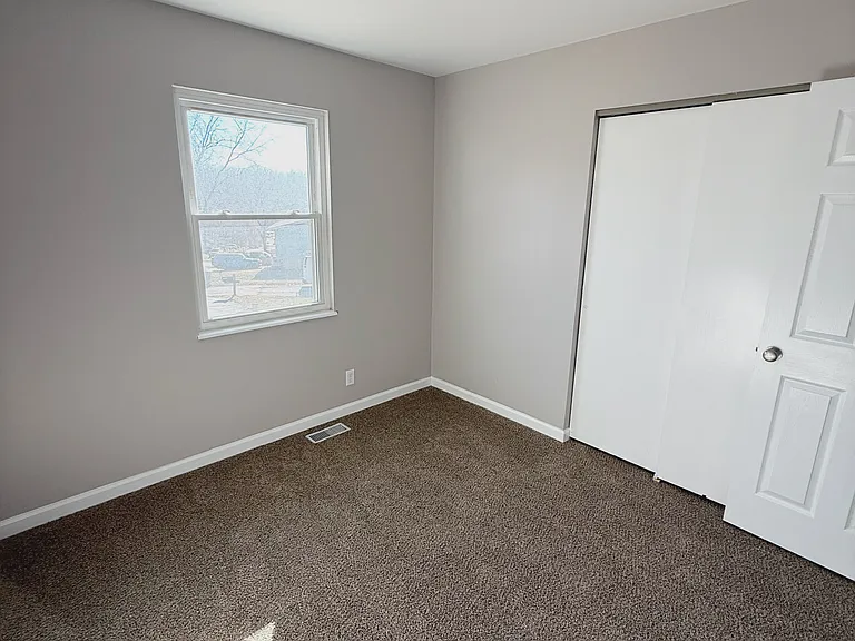 4585 Charter Dr — Photo 9