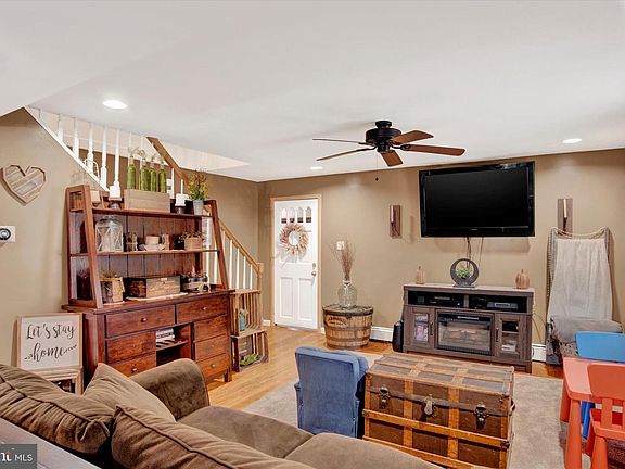 4th image of 6129 Blue Bird Ave