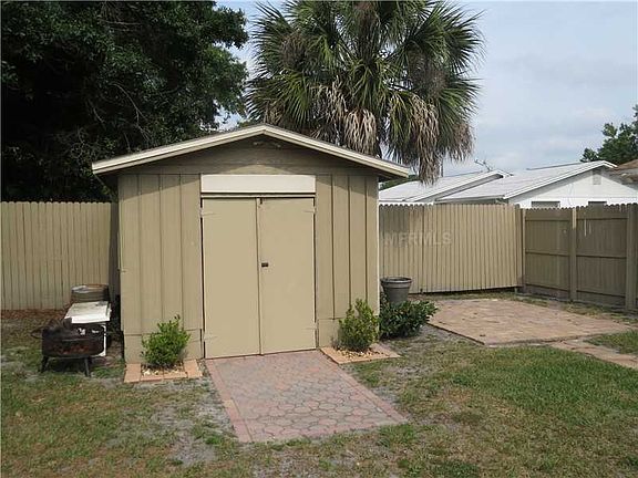 5th image of 7913 Woodglen Cir
