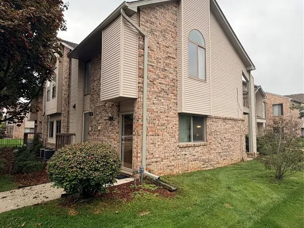42779 Lilley Pointe Dr, Canton, MI 48187