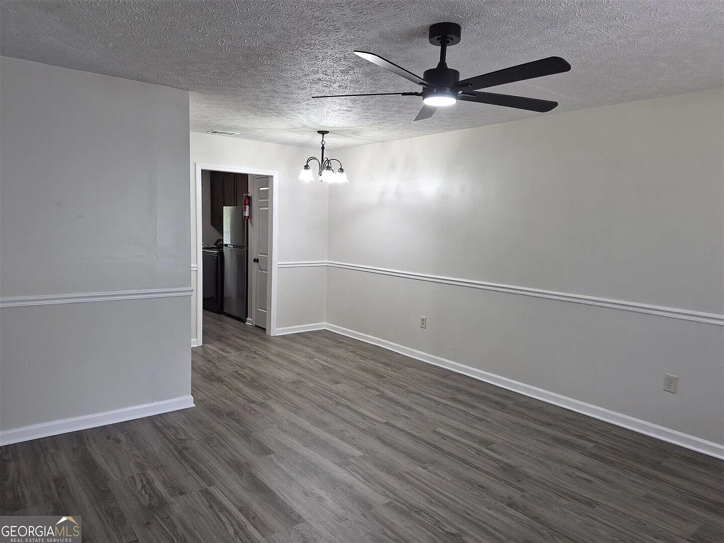 2 bed, 1.0 bath, 880 sqft, $1,100 — Photo 2