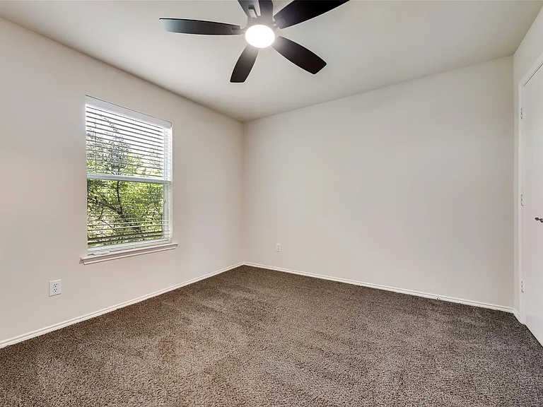 4541 Woodsboro Ln — Photo 14