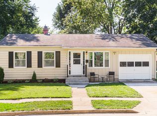 1537 Hulmes Dr, Dekalb, IL 60115