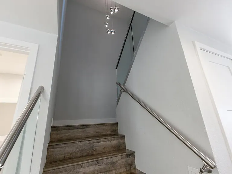 738 Galaxy Heights Dr — Photo 11