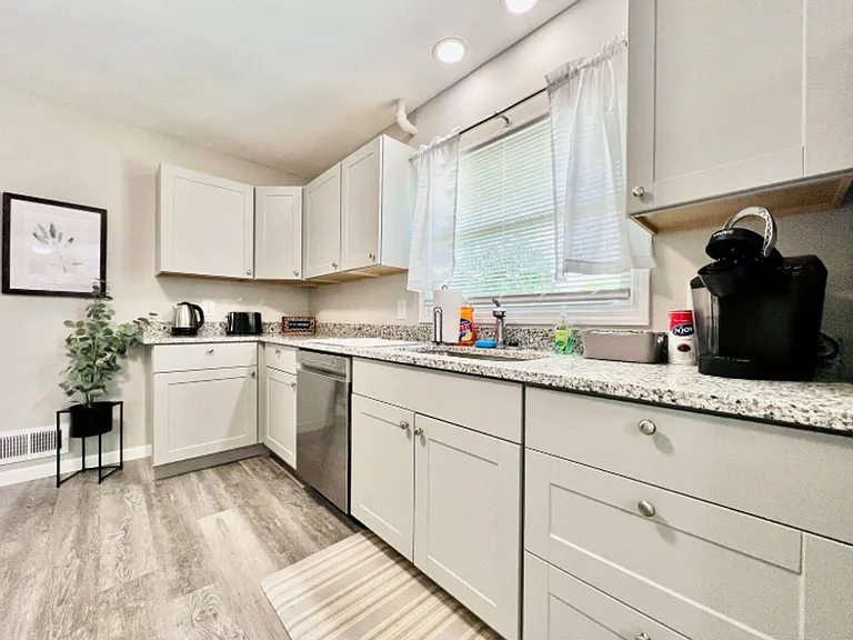 6635 Franklin Madison Rd — Photo 9
