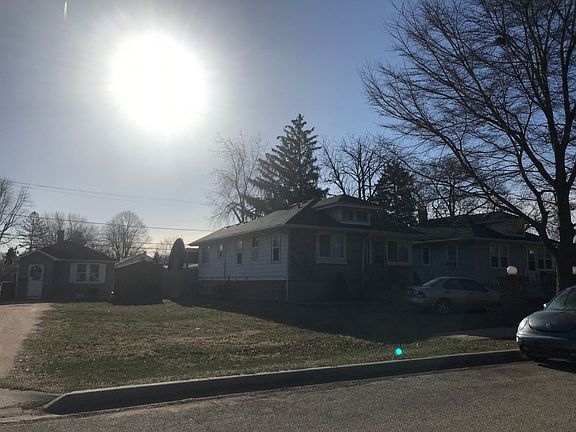 3rd image of 1220 N Prairie Ave