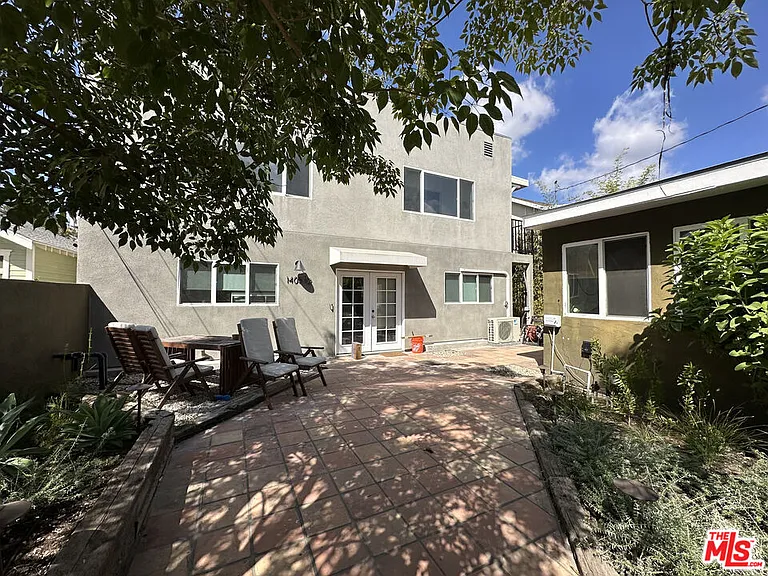 1405 Talmadge St #3 — Photo 2