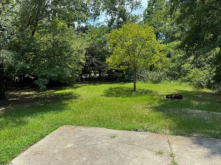 121 Herty Dr — Photo 10