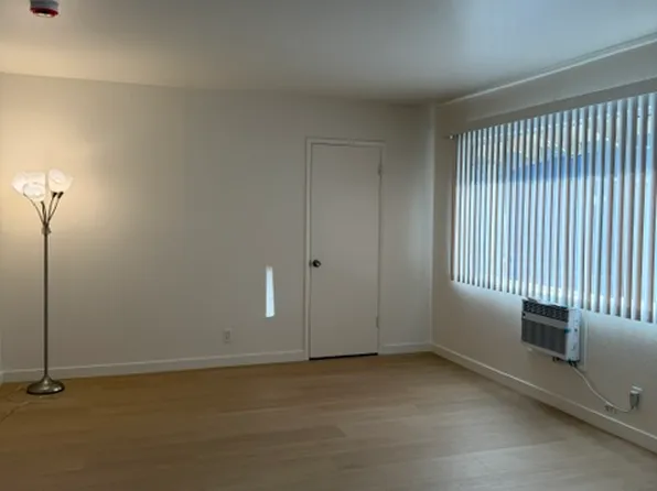 2338 Karen Dr APT 4, Santa Clara, CA 95050