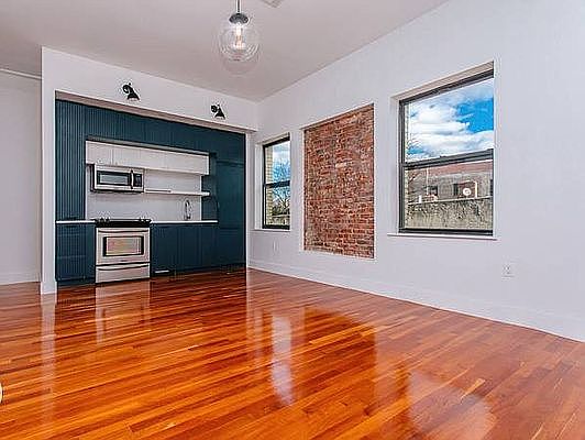 1st image of 180 Bainbridge St #217