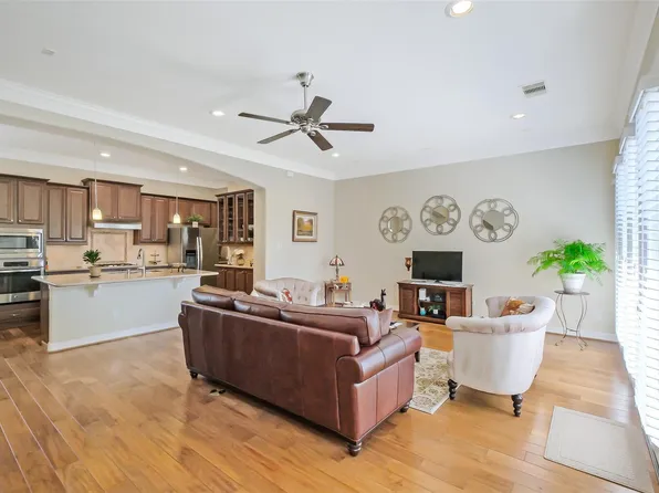 12255 Oxford Crescent Cir, Houston, TX 77082