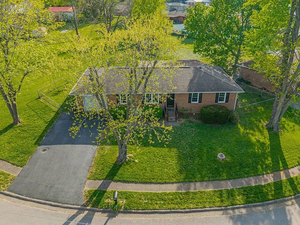 3611 Bahama Dr