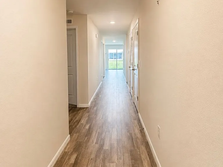 251 Breakwater St SE — Photo 2