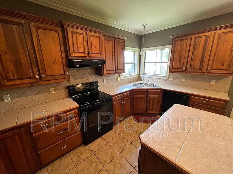 3995 Water Oak Dr — Photo 7
