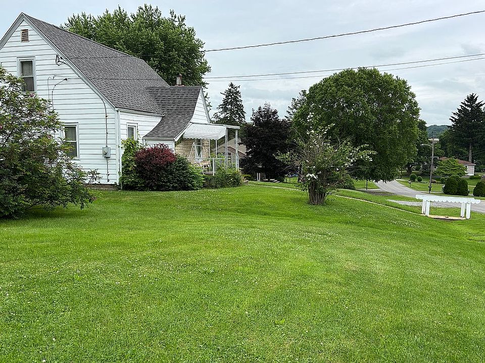 1st image of 326 Crawford Dr