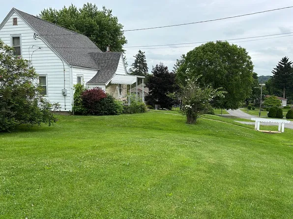 326 Crawford Dr, Hermitage, PA 16148