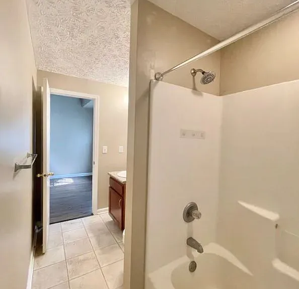 1006 E 61st St #B — Photo 13
