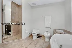 18201 Collins Ave #Penthouse 5502 — Photo 21