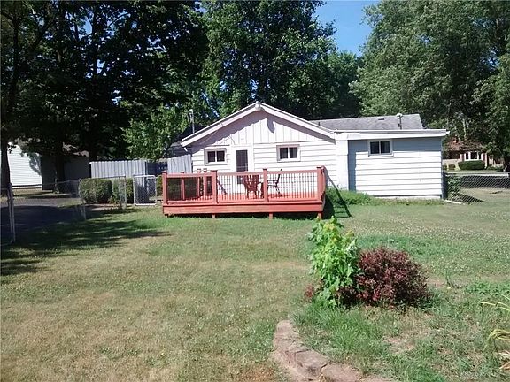 5th image of 3637 Paris Dr