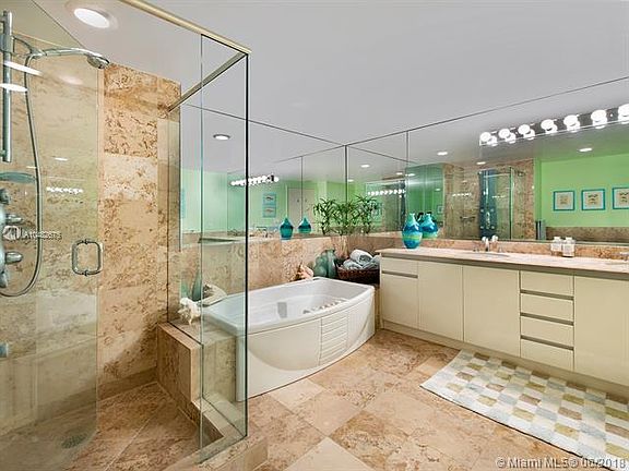 5th image of 1455 Ocean Dr APT 1406