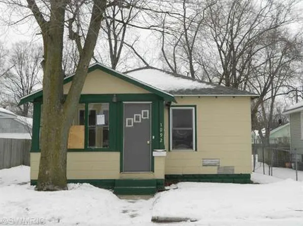 1092 E Laketon Ave, Muskegon, MI 49442