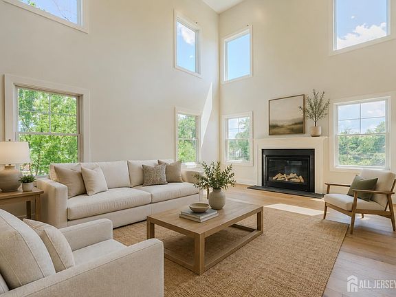 2nd image of 11 Scarlet Dr