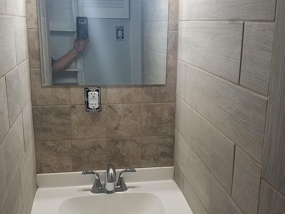 5th image of 5834 Christobel Ave