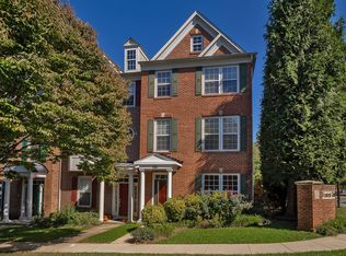 9811 Darcy Forest Dr, Silver Spring, MD 20910