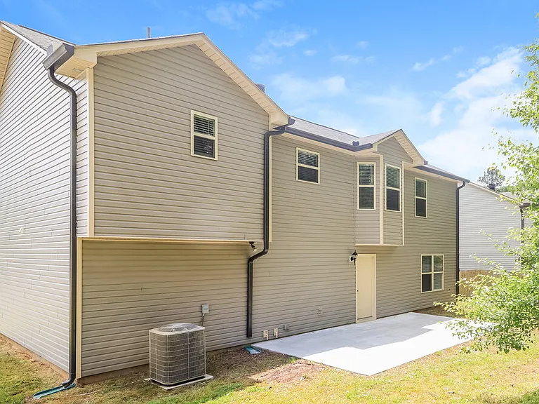 223 Comet Ct — Photo 16