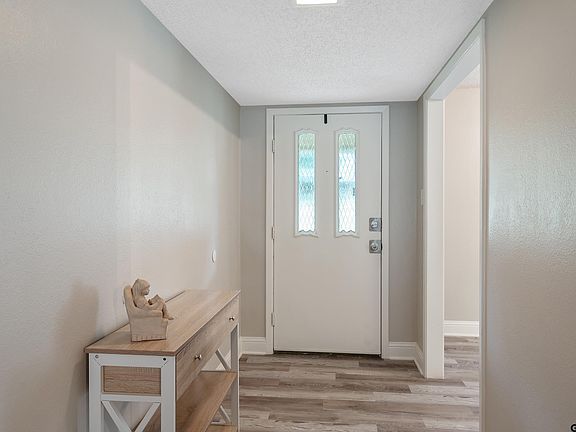 4th image of 17094 Forest Ln