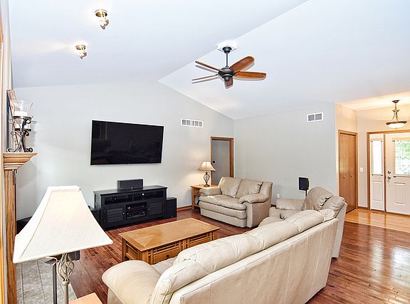 4th image of 316 W Chester Dr