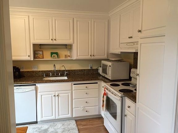 5th image of 1458 Hudson St APT 215