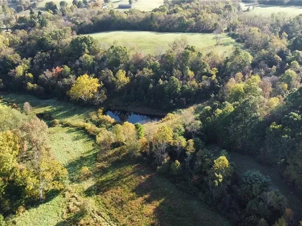 140 East St, Lore City, OH 43755