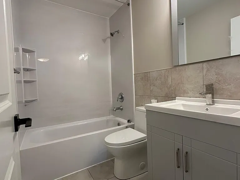 27 Paisley Blvd E #2 — Photo 10