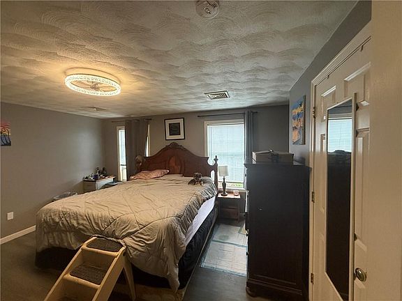 5th image of 15 Watkins Ave