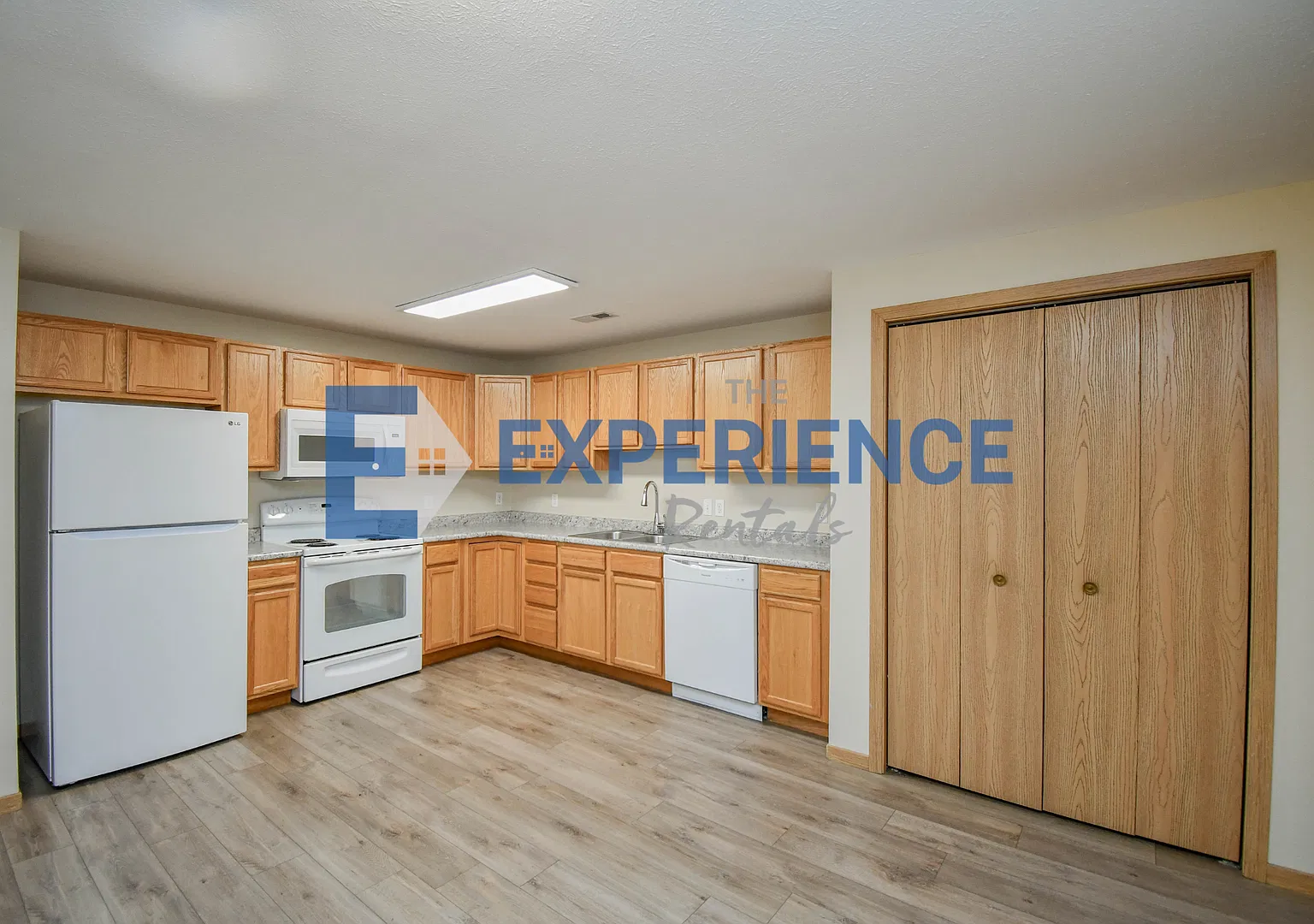 Beautiful 3-Bedroom Brandon Condo with Spacious Living Area & Patio! — Photo 1