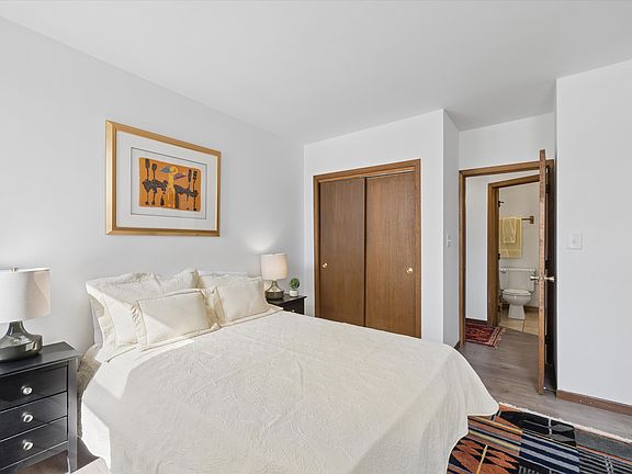 5th image of 228 S State St APT 3