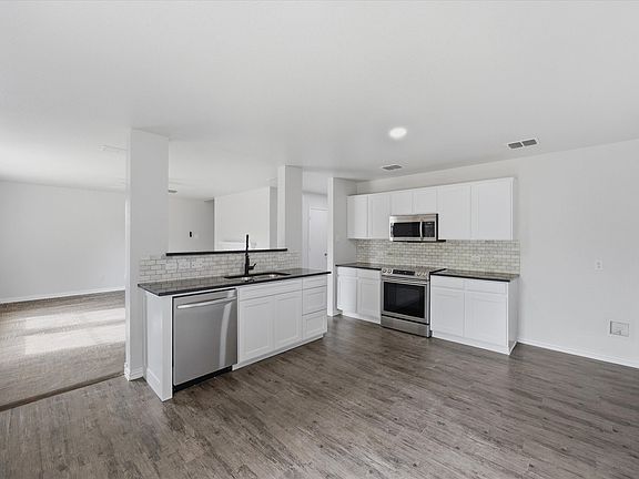 5th image of 12134 Shine Ave
