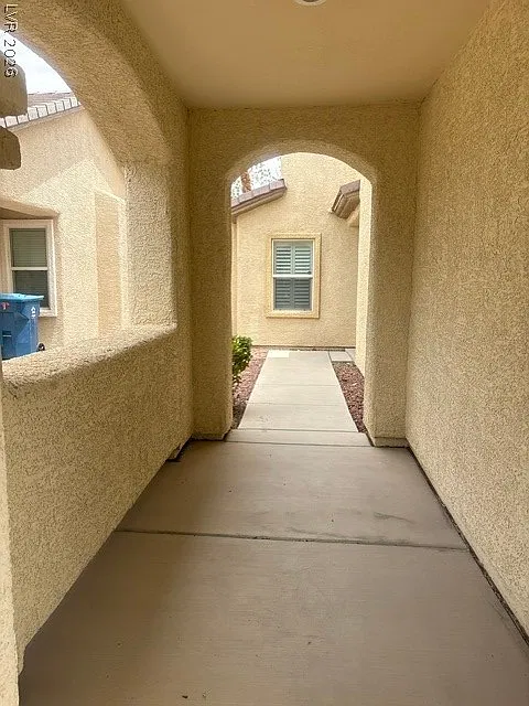 3 bed, 2.5 bath, 2066 sqft, $1,950 — Photo 1