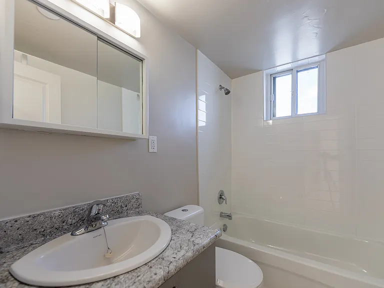 898 Jane St — Photo 6