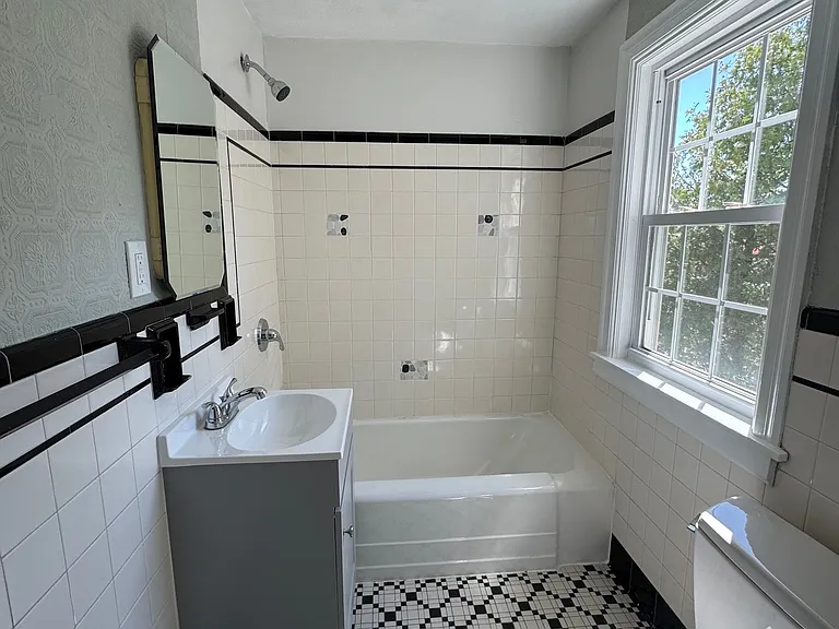 1375 Wampanoag Trl #1 — Photo 5