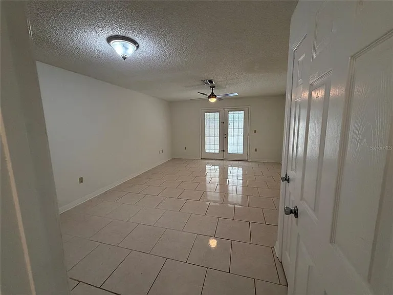 850 E Lime St #7 — Photo 14