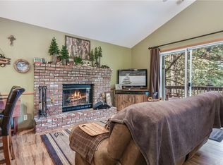 371 Dorn Dr, Crestline, CA 92325